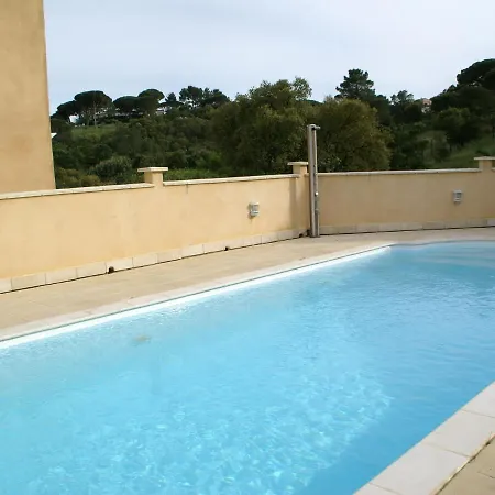 Hébergement de vacances Soothing Holiday In With Swimming Pool