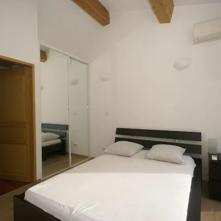 Soothing Holiday In With Swimming Pool Hébergement de vacances *
